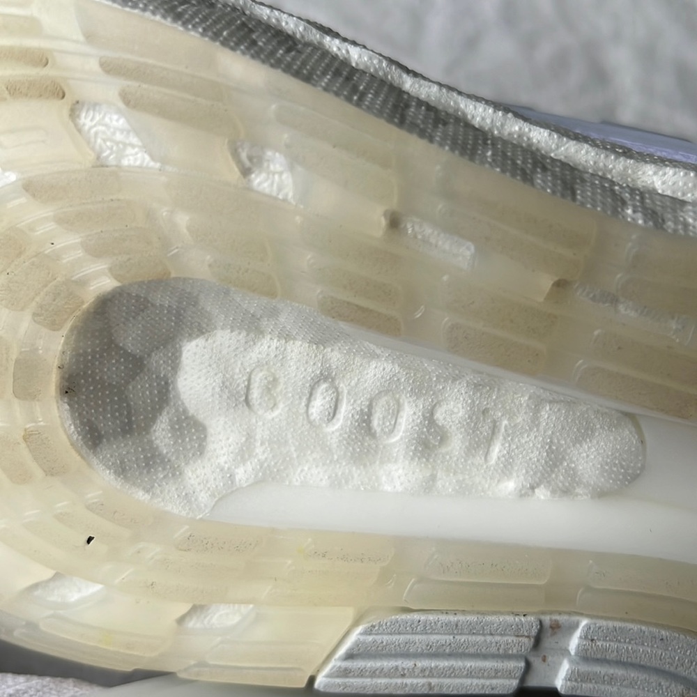 Adidas Ultraboost 22 Shoes - Picture 11 of 15